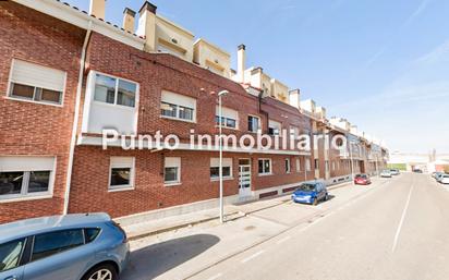 Exterior view of Flat for sale in Villanubla  with Heating, Furnished and Community pool