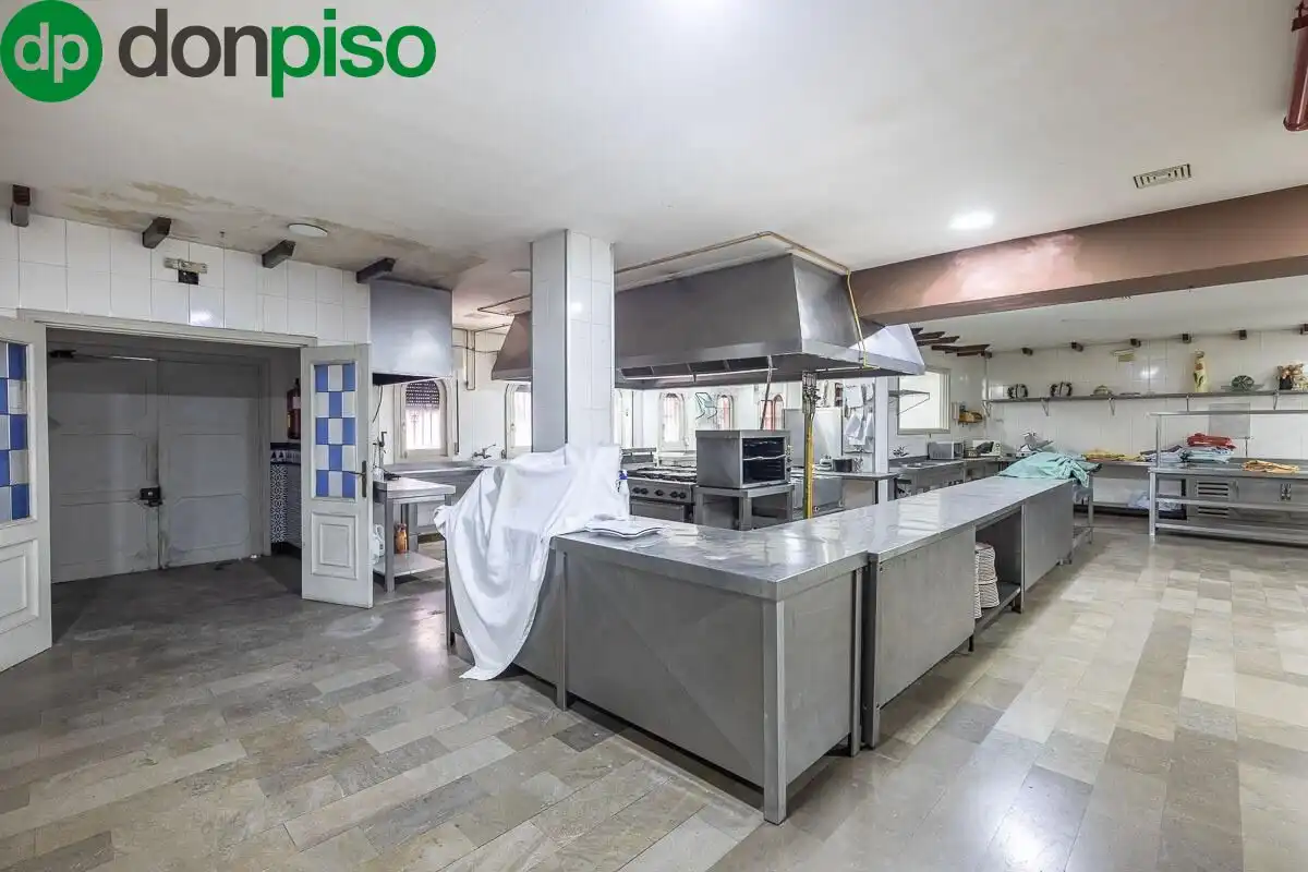 Cocina de Local en venta en Pinos Genil con Terraza