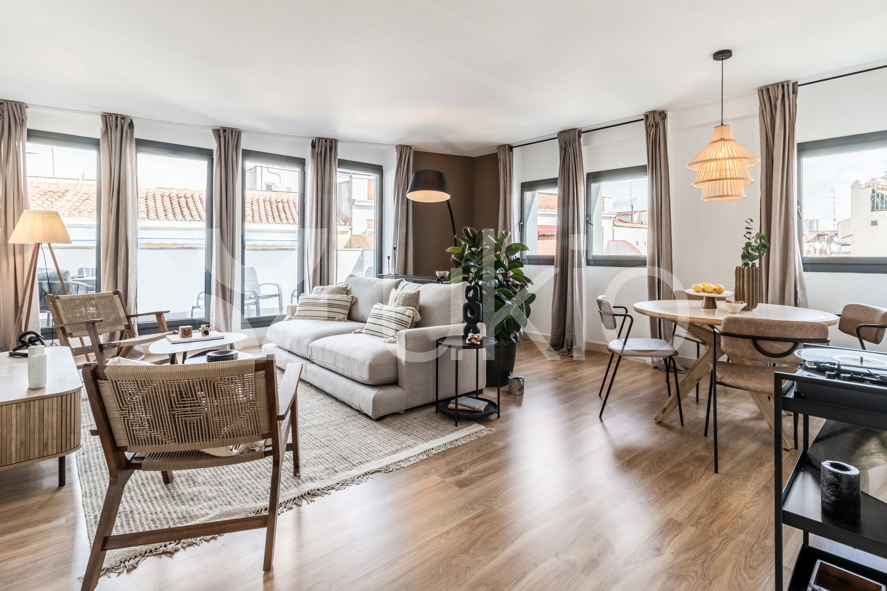 Living room of Flat to rent in  Madrid Capital  with Air Conditioner, Heating and Terrace