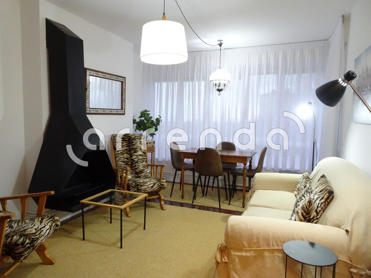 Living room of Flat to rent in Santander  with Heating, Parquet flooring and Furnished