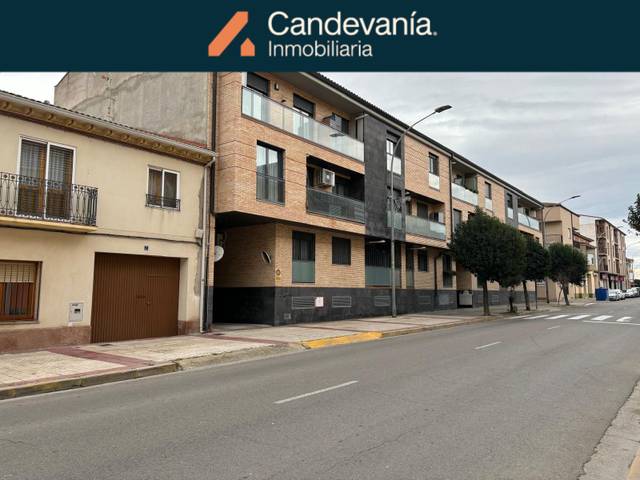 Garaje en Alquiler en Zuera