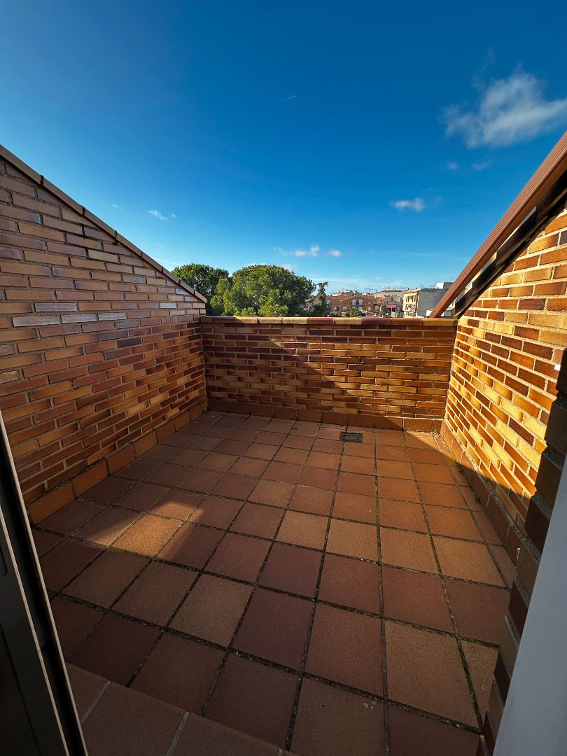 Terrace of Attic to rent in Camarena  with Heating, Parquet flooring and Terrace