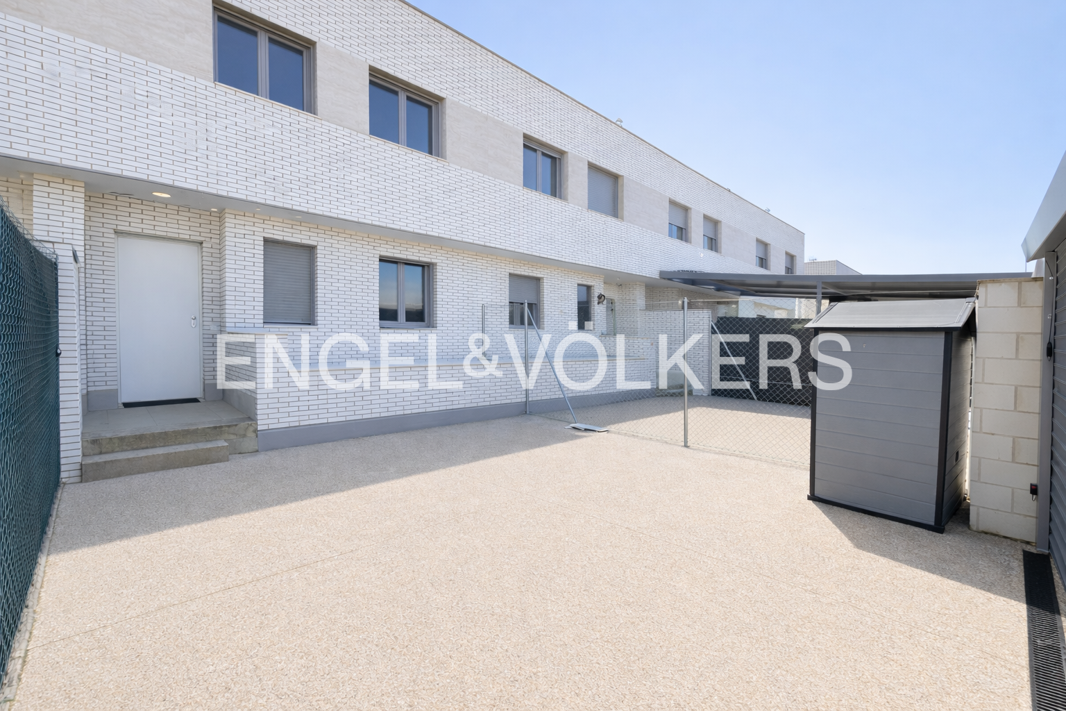 Exterior view of House or chalet for rent in Torrejón de Ardoz  with Air Conditioner, Heating and Private garden