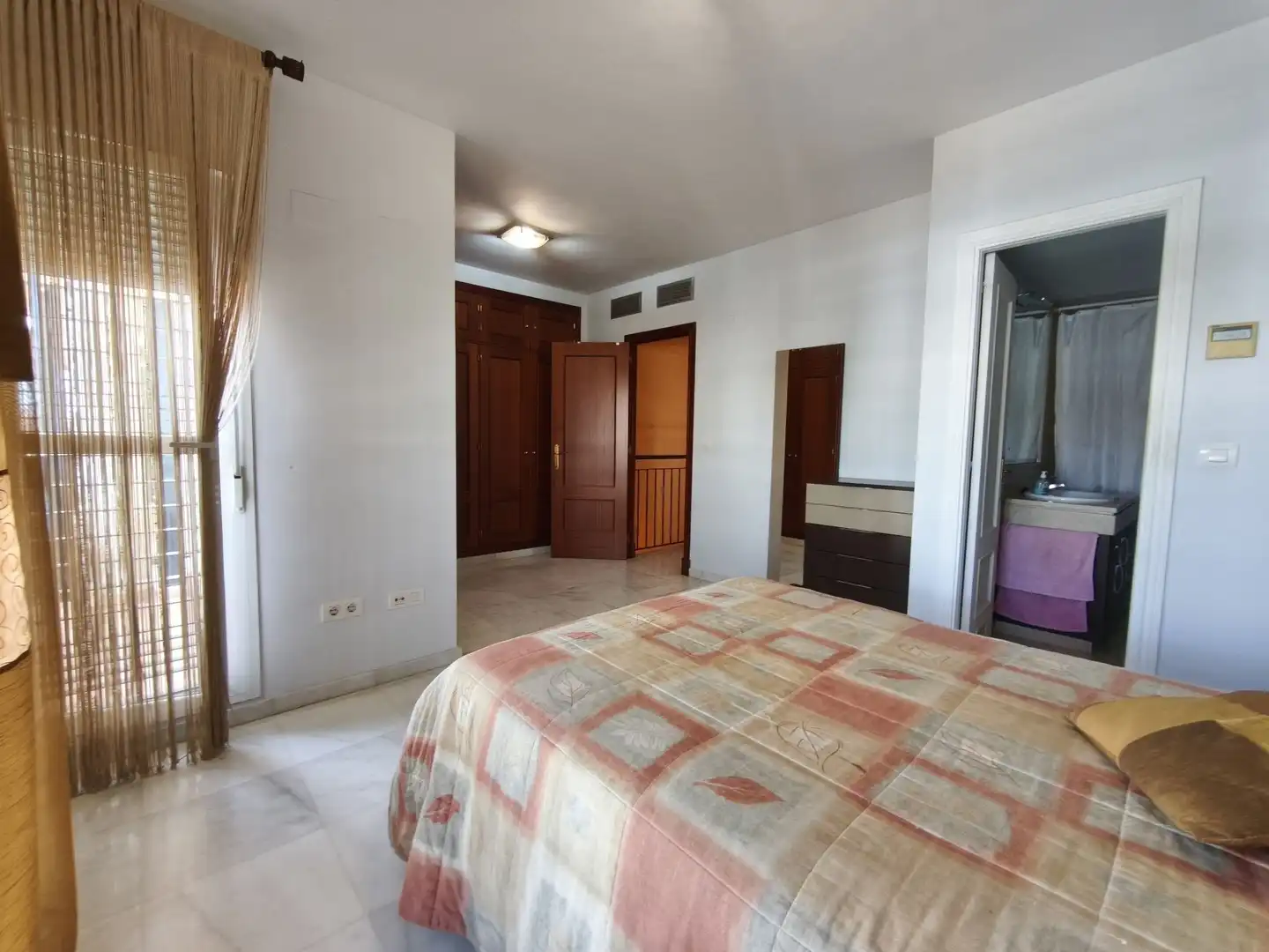 Habitación de Casa adosada en venta en Huelva con Aire acondicionado, Calefacción y Jardín privado