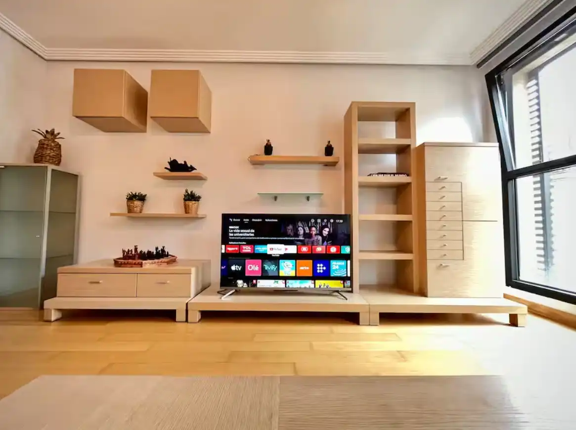 Sala d'estar de Apartament de lloguer en Burgos Capital amb Aire condicionat, Calefacció i Parquet