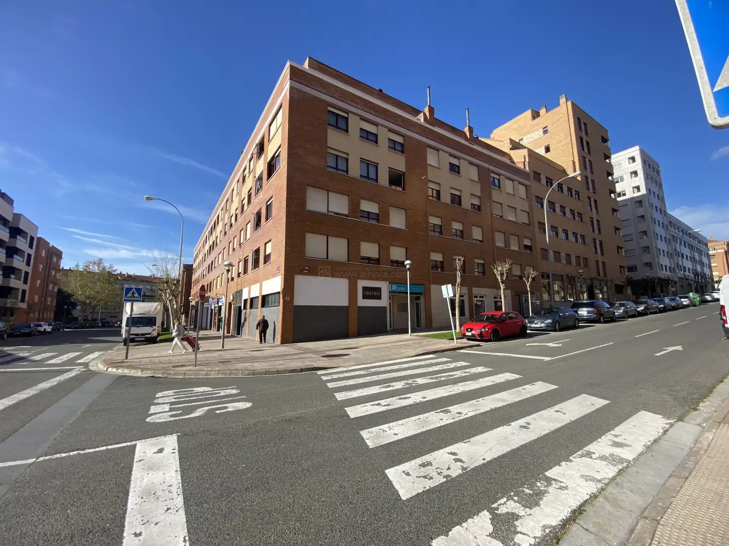 Vista exterior de Oficina en venda en  Logroño amb Aire condicionat i Calefacció
