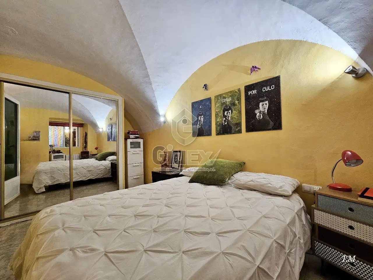 Schlafzimmer von Erdgeschoss zum Verkauf in Cáceres mit Klimaanlage, Heizung und Terrasse