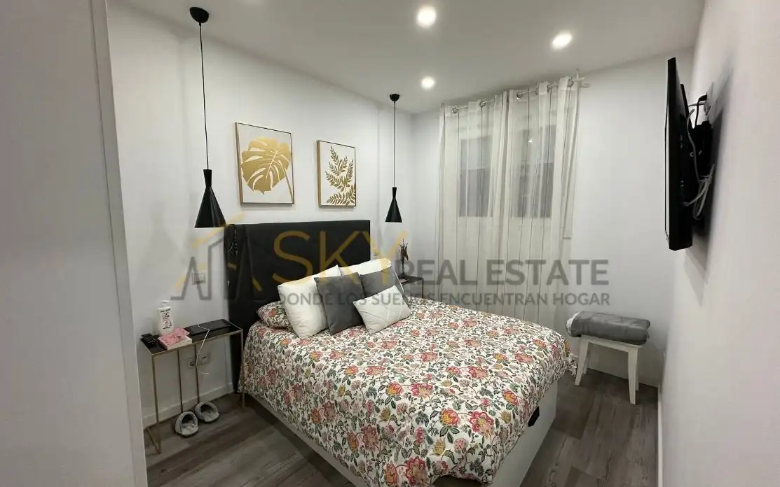 Bedroom of Flat for sale in Madrid  with Air Conditioner and Heating