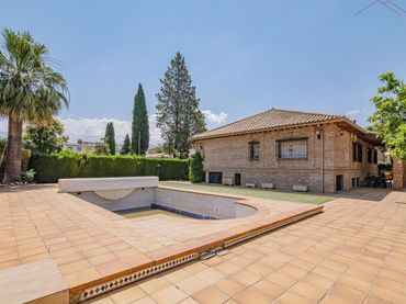 Villa con piscina in vendita a CAÑO EL POLO 12