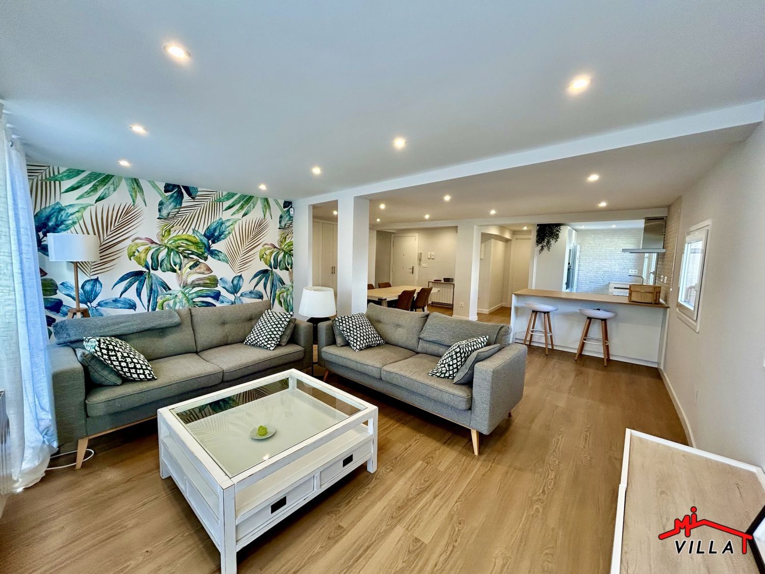 Sala d'estar de Pis en venda en Laredo amb Calefacció, Parquet i Balcó