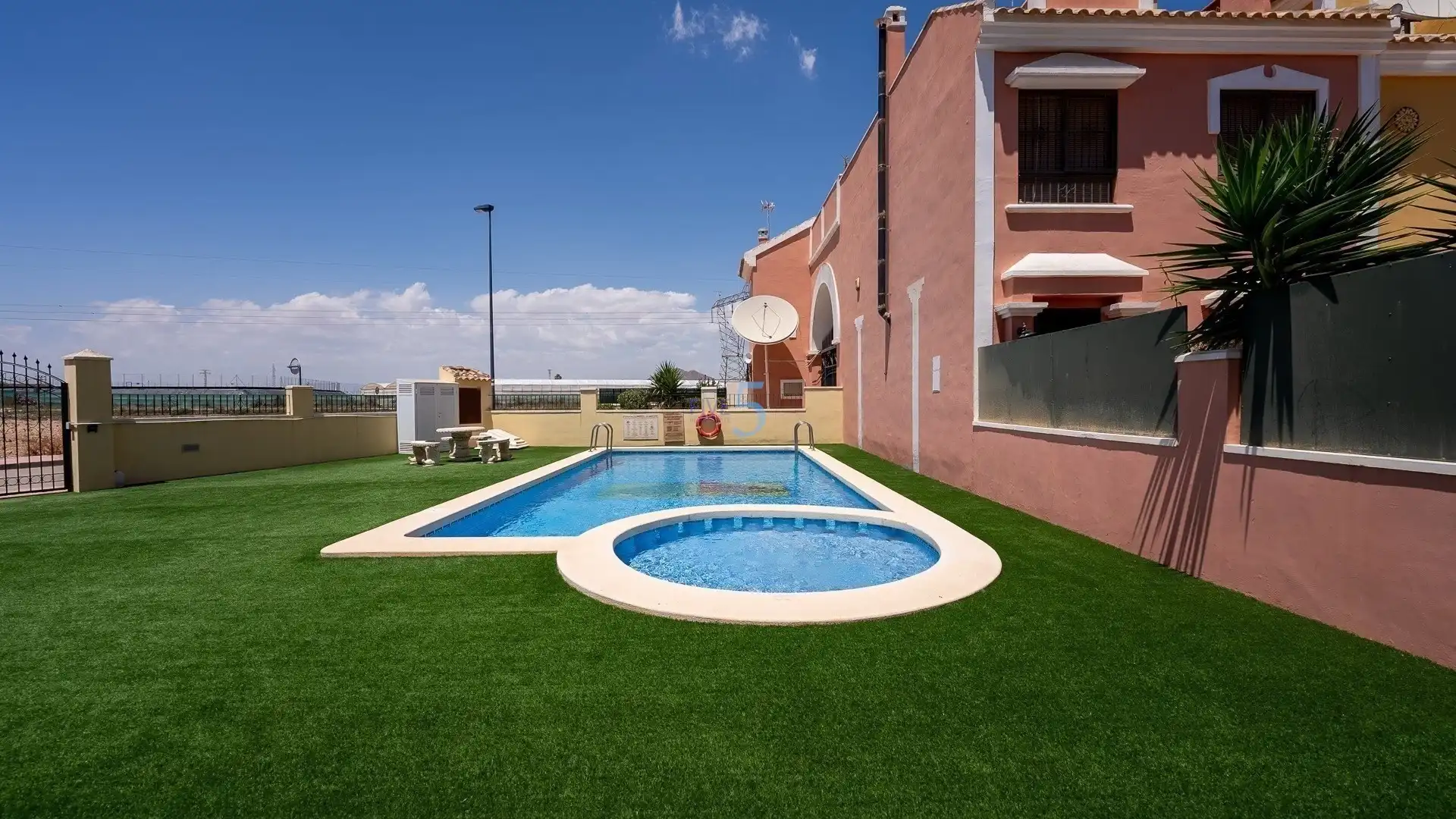 Casa a schiera con terrazza in vendita a Roda, imagen 3