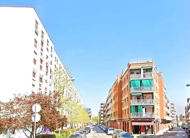 Vista exterior de Piso en venta en Cerdanyola del Vallès