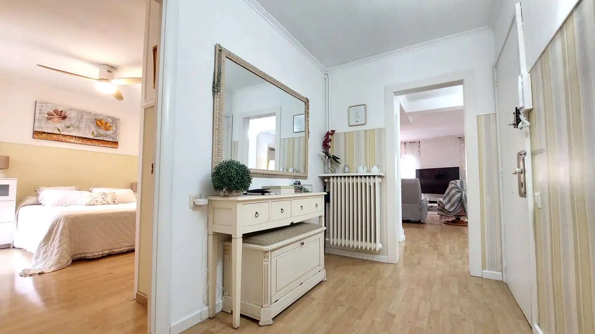 Piso en venta en Vic con Calefacción, Parquet y Terraza