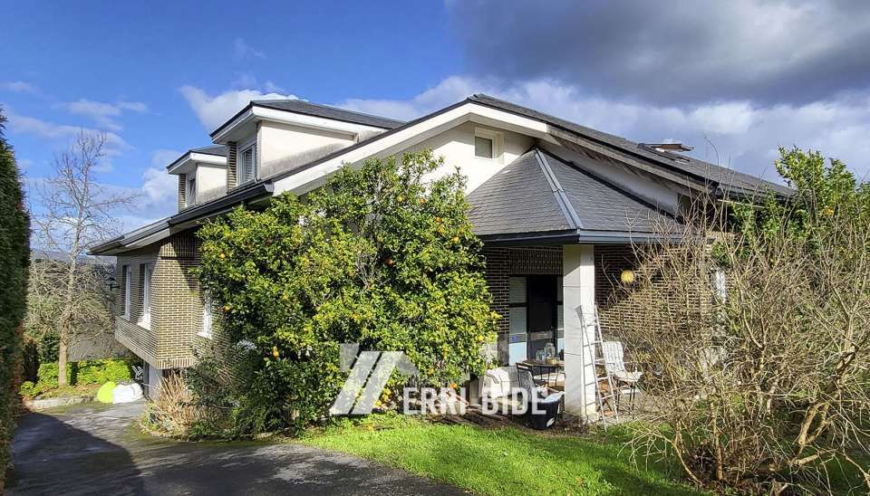 Exterior view of House or chalet for sale in Mungia  with Heating and Storage room