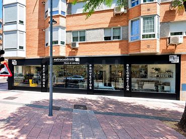 Local commercial à vendre à Calle Mariana Pineda 2
