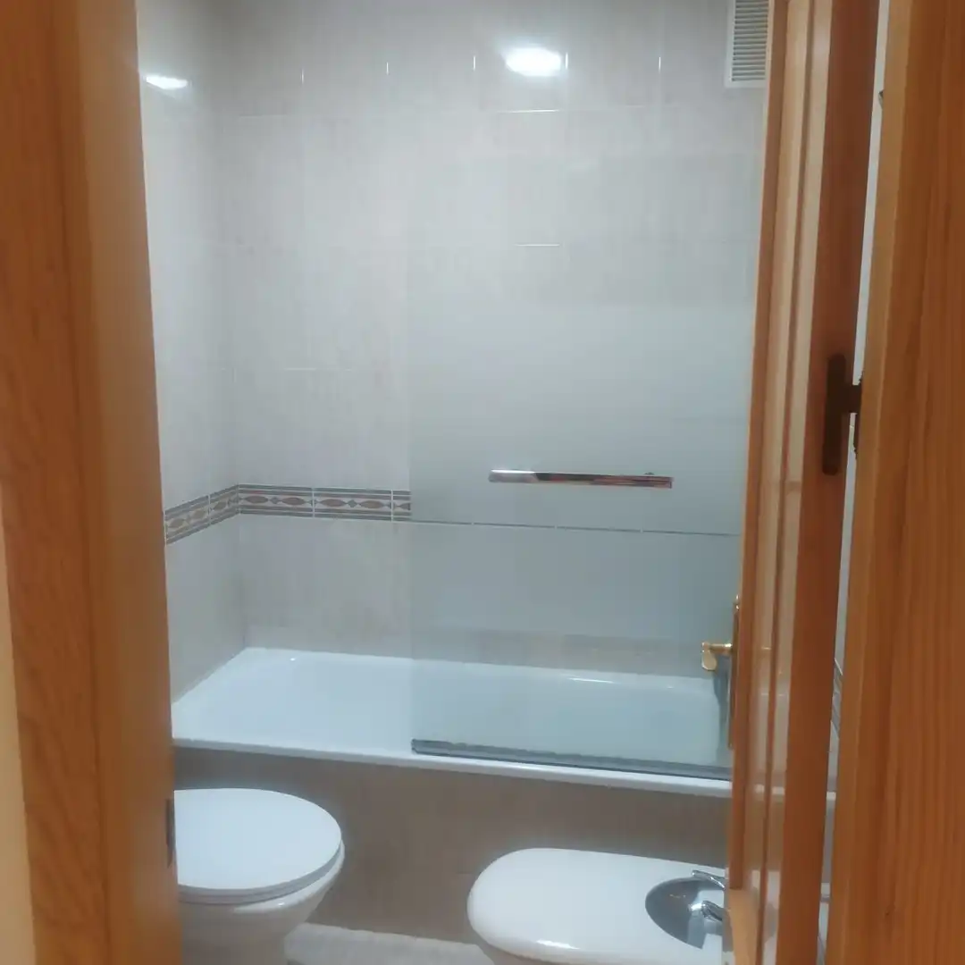 Bathroom of Flat for sale in Vélez-Málaga  with Air Conditioner, Terrace and Community pool