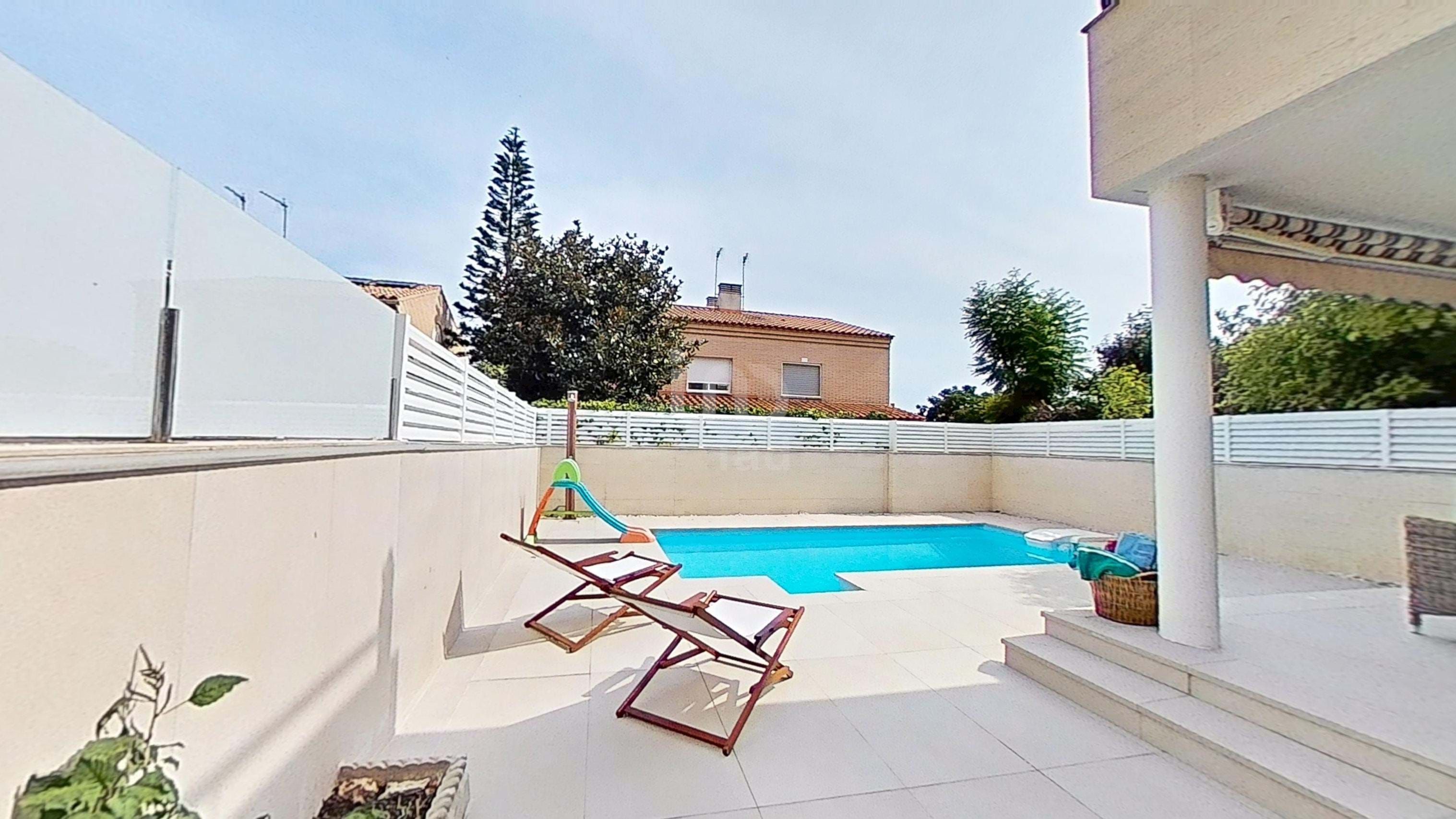 Piscina de Casa o xalet en venda en Cambrils amb Aire condicionat, Calefacció i Terrassa