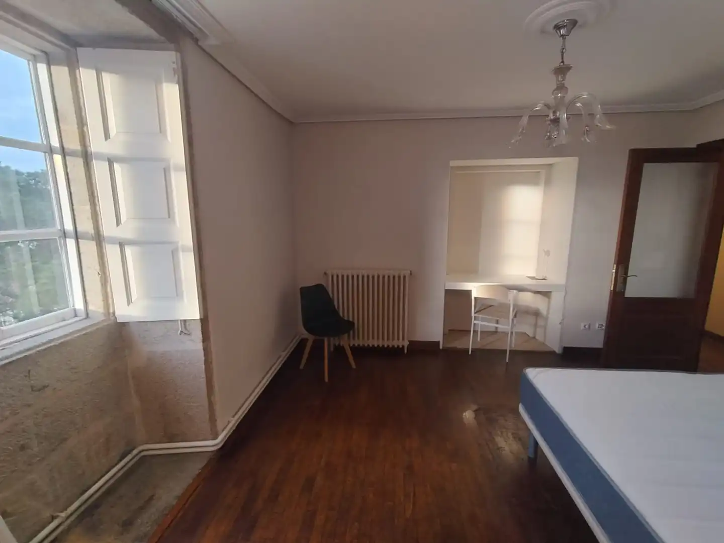 Habitación de Piso para compartir en Santiago de Compostela  con Calefacción, Parquet y Amueblado