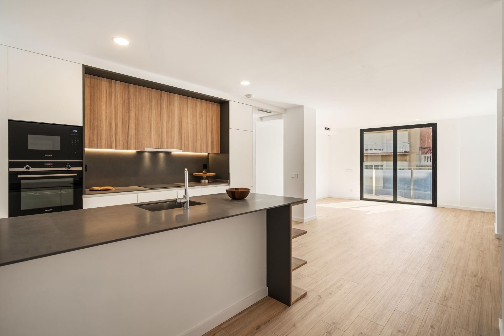 Cuina de Pis en venda en Badalona amb Balcó i Piscina comunitària