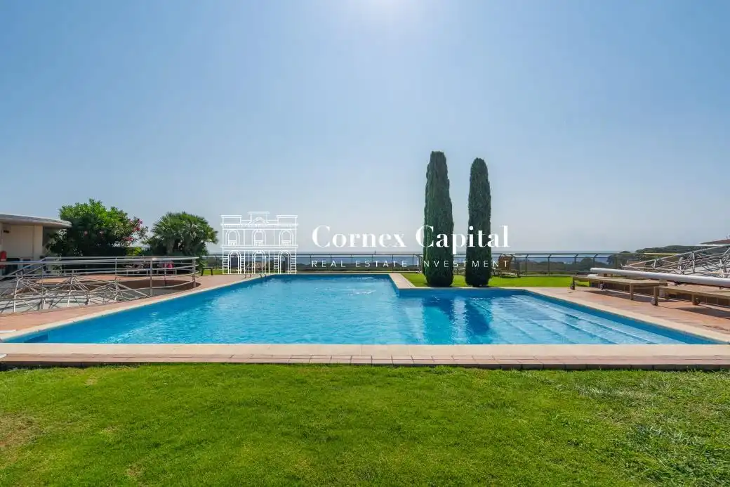 Swimming pool of Flat for sale in Castell d'Aro, Platja d'Aro i s'Agaró  with Air Conditioner, Heating and Private garden