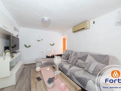 Sala d'estar de Pis en venda en  Córdoba Capital amb Aire condicionat