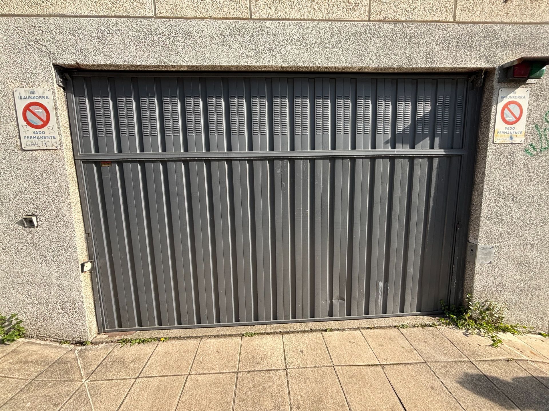 Vista exterior de Garatge en venda en Eibar