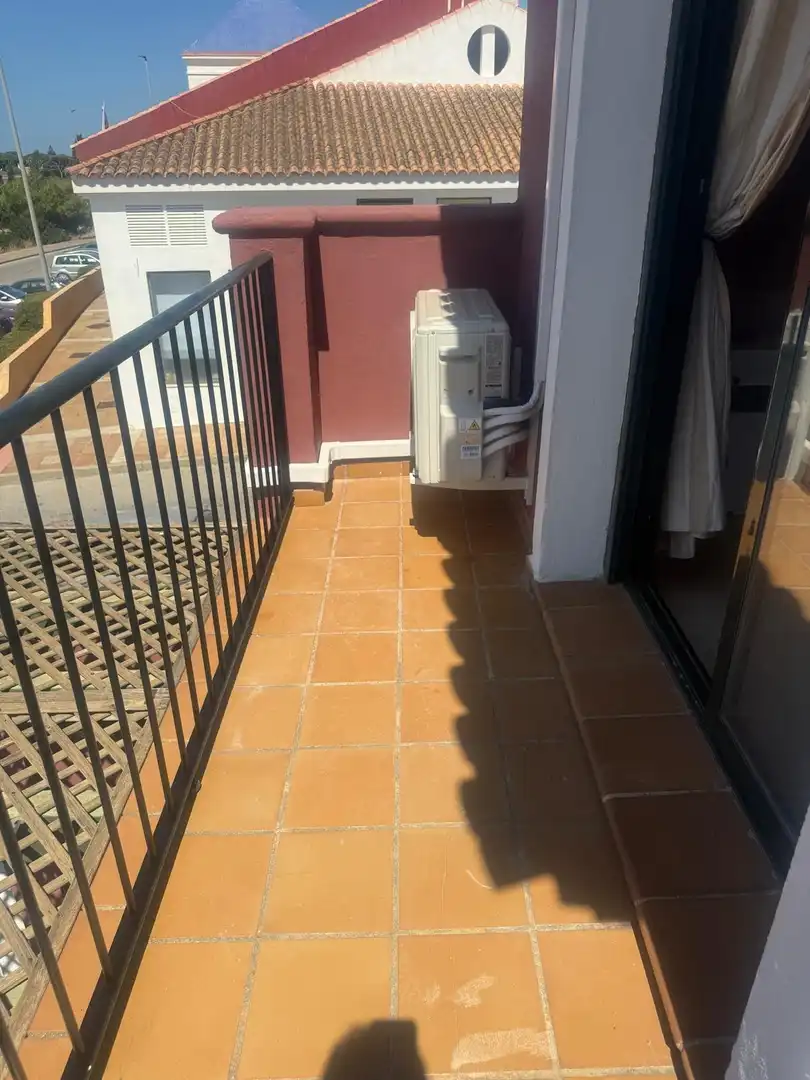 Terrassa de Casa adosada en venda en Chiclana de la Frontera amb Aire condicionat, Calefacció i Jardí privat