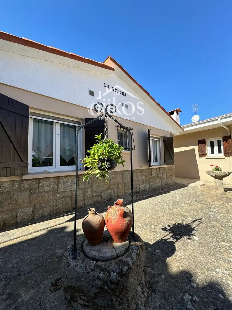 Exterior view of Houses for sale in San Felices de los Gallegos  with Heating, Parquet flooring and Swimming Pool