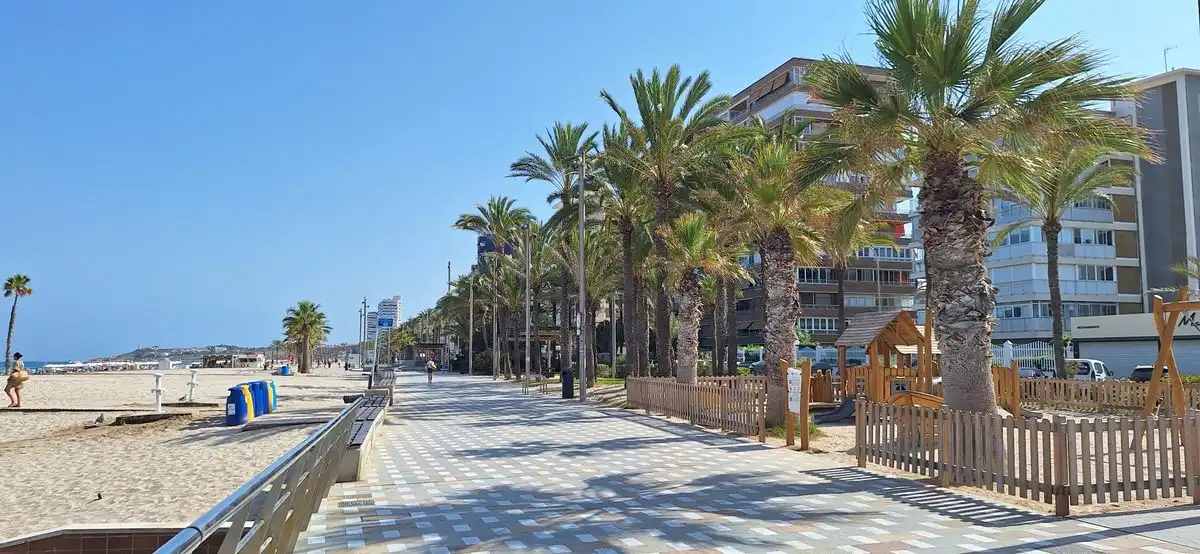 Adosado con terraza en venta en Avenida Países Escandinavos, imagen 19