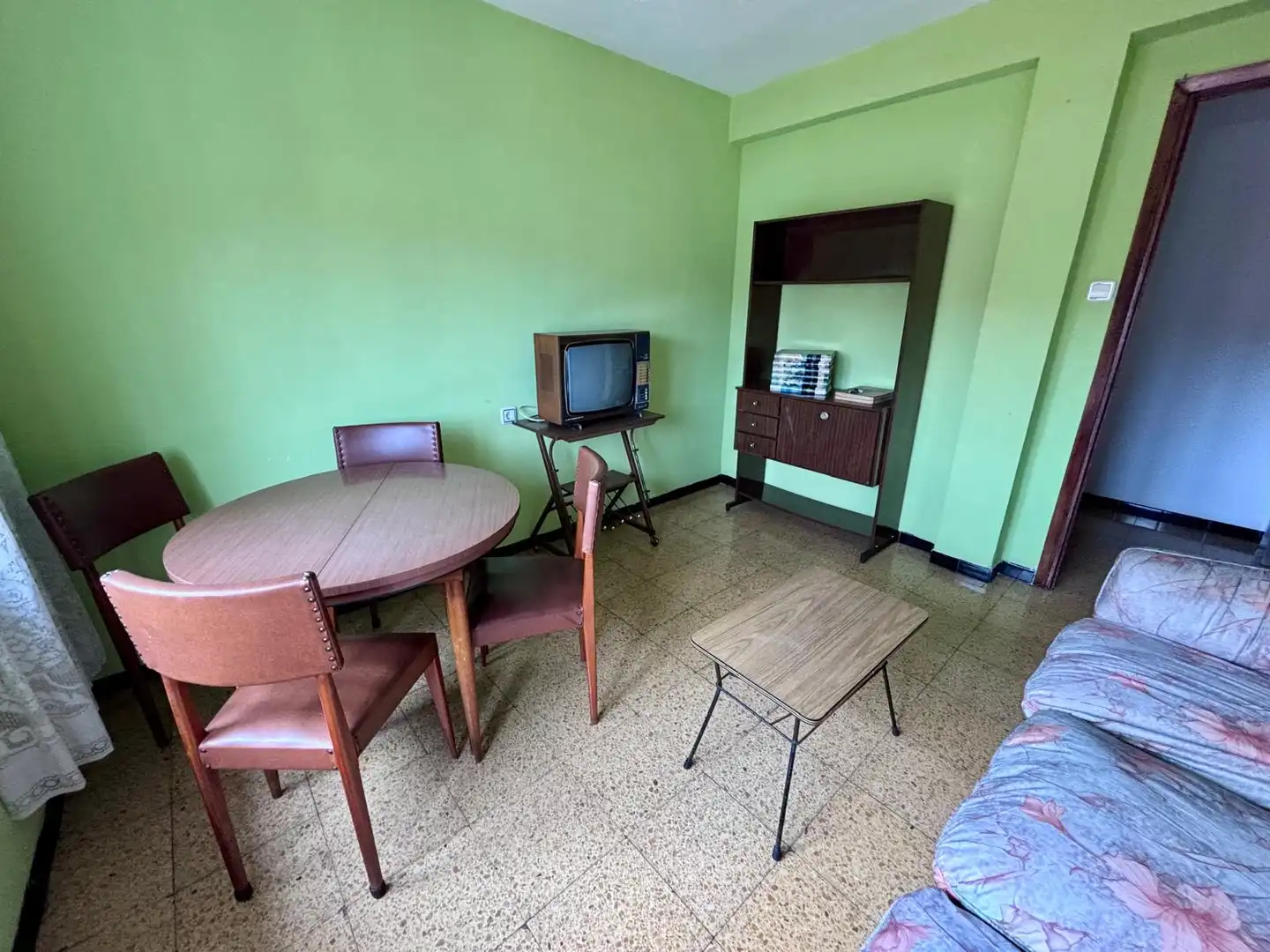 Sala de estar de Piso en venta en Gijón  con Amueblado y Horno