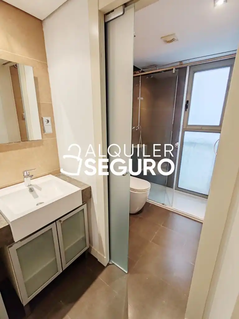 Bany de Pis de lloguer en Alicante / Alacant amb Aire condicionat, Terrassa i Piscina