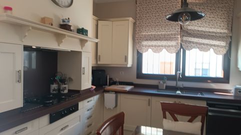 CHALET CON TRES VIVIENDAS, DOS GARAJES Y PISCINA, imagen 2