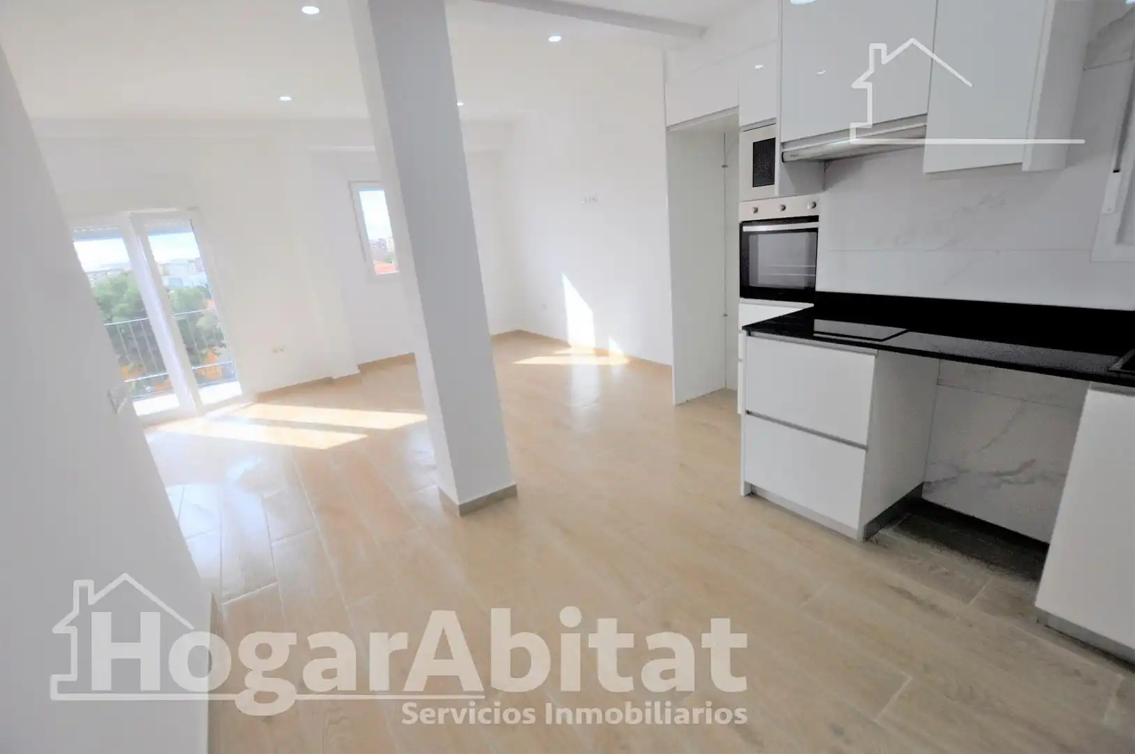 Küche von Wohnung zum Verkauf in  Valencia Capital mit Balkon