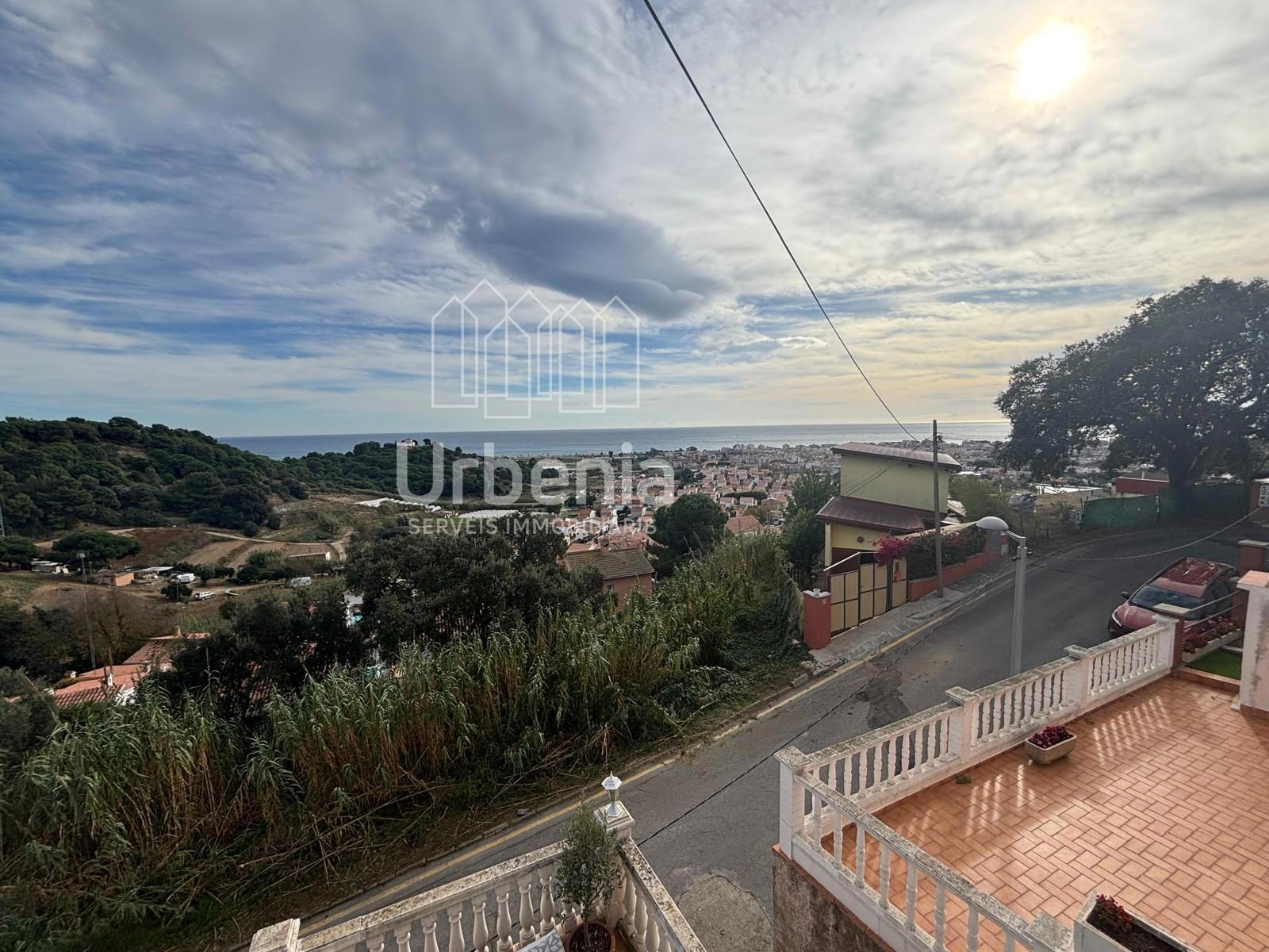 Vista exterior de Casa o xalet en venda en Pineda de Mar amb Aire condicionat, Calefacció i Terrassa