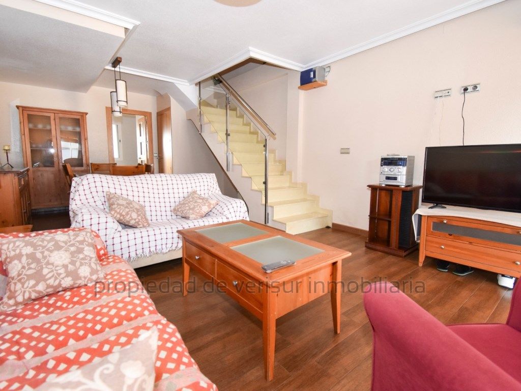Sala d'estar de Dúplex de lloguer en Águilas amb Aire condicionat