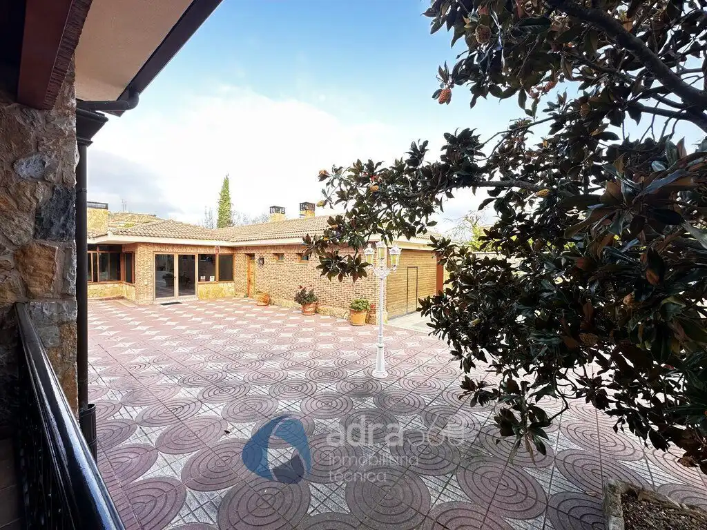Garden of Houses for sale in Lardero  with Air Conditioner, Heating and Private garden