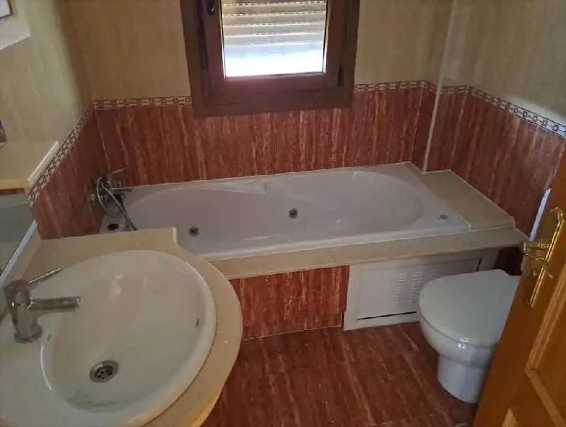 Baño de Casa adosada en venta en Vilagarcía de Arousa con Jardín privado, Terraza y Trastero