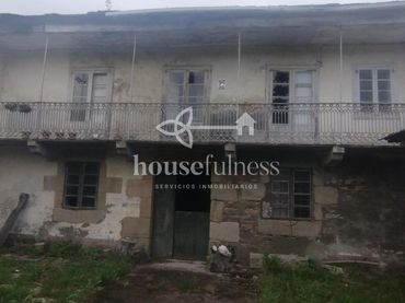 Casa amb jardí en venda a Ortigueira