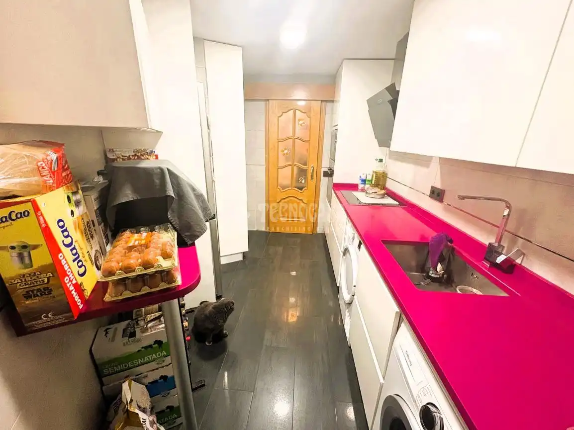 Wohnung zum Verkauf in Sur - PAU 4