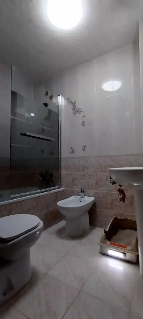 Baño de Piso en venta en Sevilla con Terraza, Horno y Lavadora