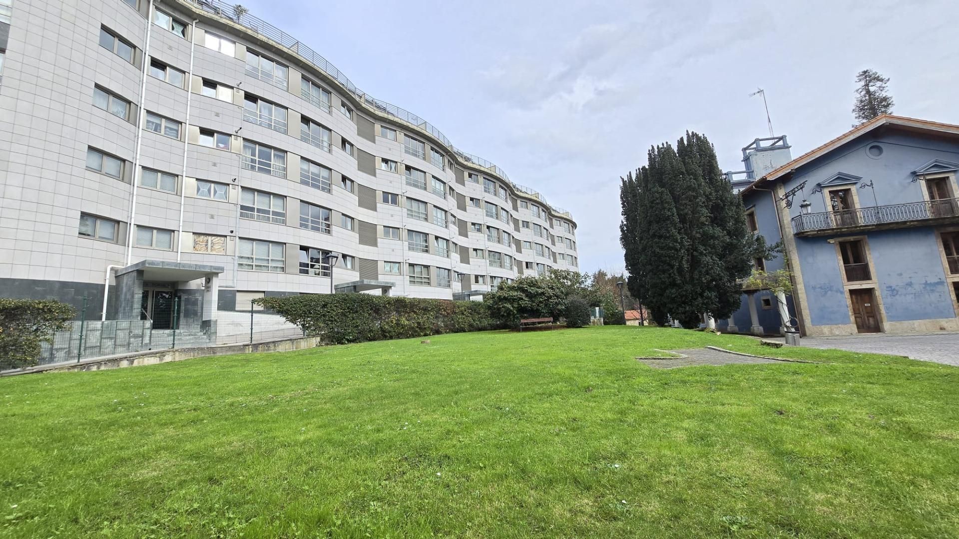 Vista exterior de Pis en venda en Culleredo amb Calefacció, Parquet i Traster