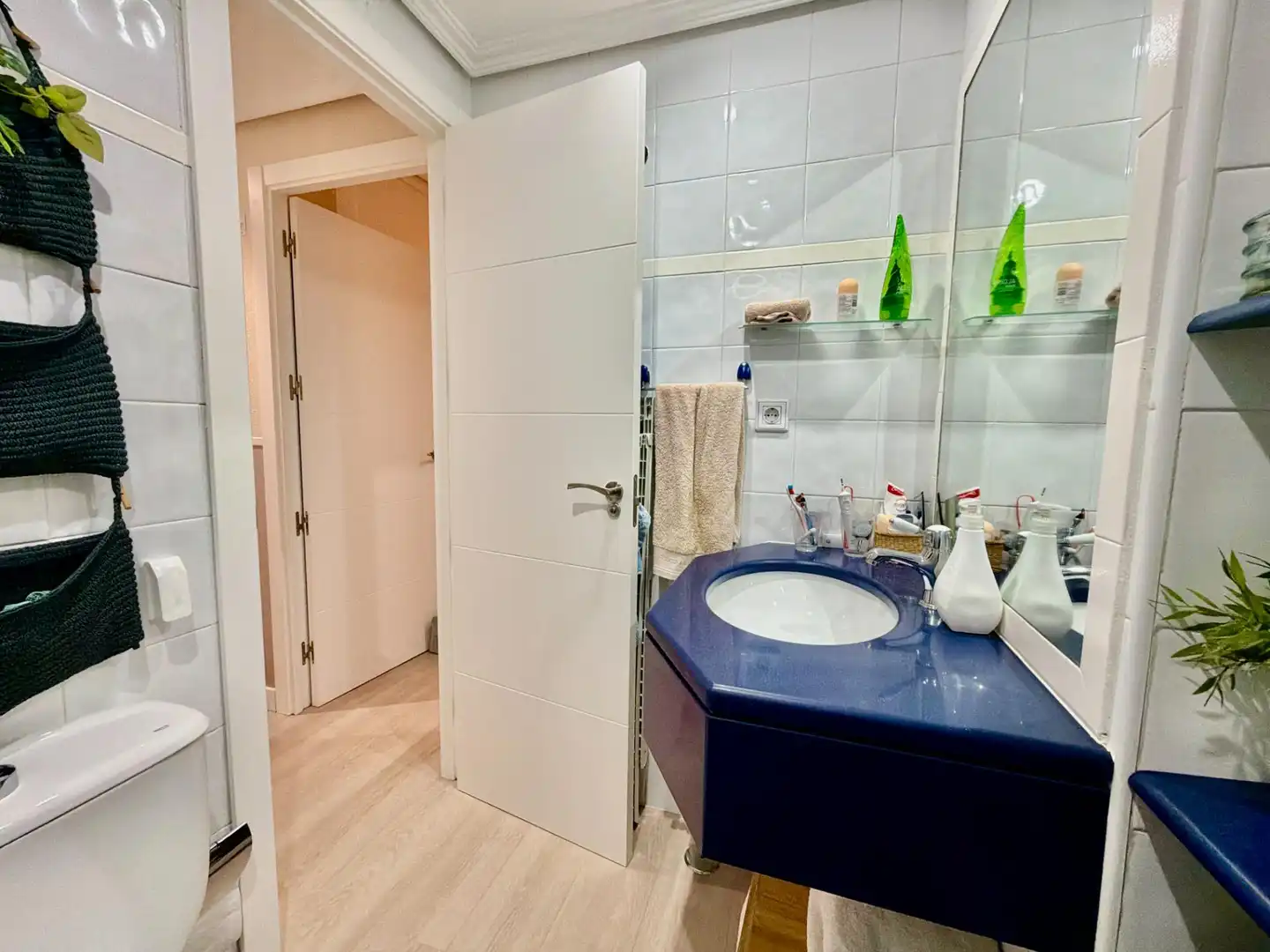 Bathroom of Flat for sale in Madrid  with Air Conditioner, Heating and Storage room