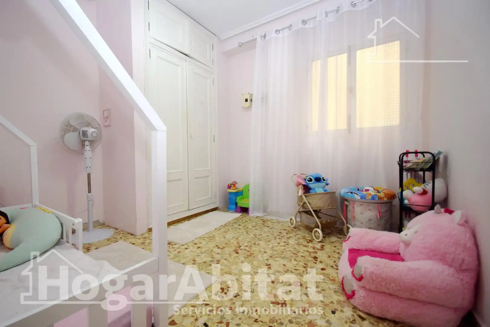 Habitación de Ático en venta en Catarroja con Terraza, Trastero y Balcón