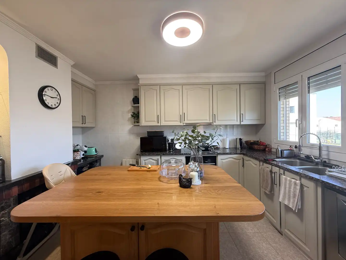 Cocina de Casa o chalet en venta en Besalú con Aire acondicionado, Calefacción y Jardín privado