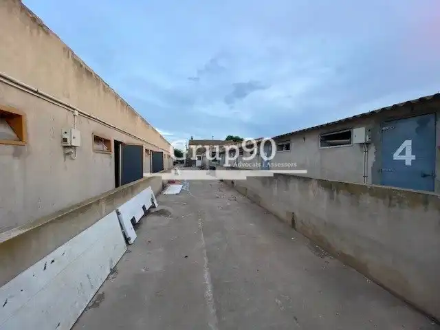 Nau industrial en venda en Santa Bàrbara
