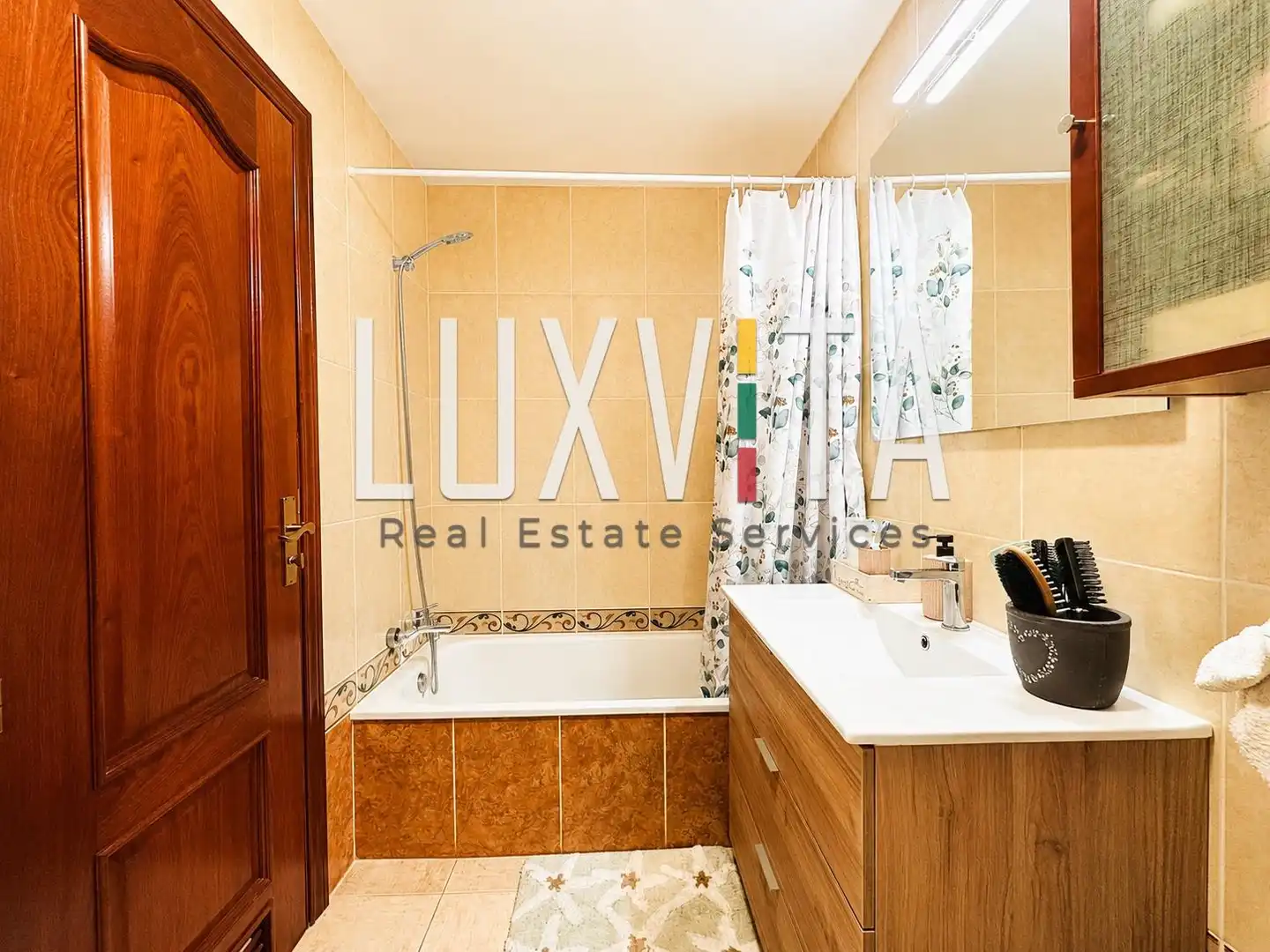 Bathroom of Apartments for sale in Arona  with Air Conditioner, Storage room and Furnished