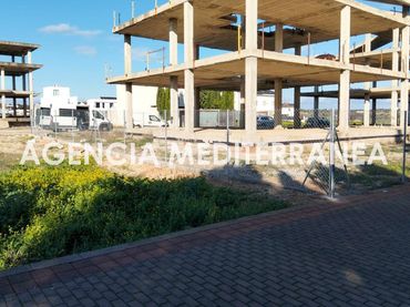 Terreno residencial en venta en Calle Enrique Tierno Galván