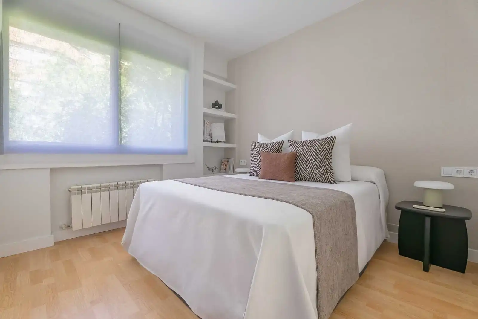 Habitación de Apartamento de alquiler en Madrid con Aire acondicionado, Calefacción y Piscina