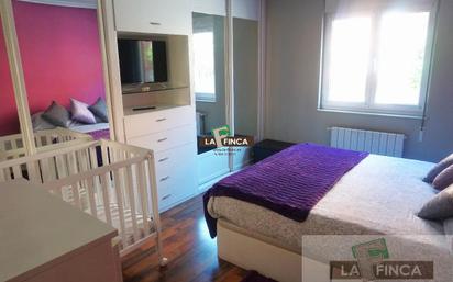 Bedroom of Flat for sale in Oviedo 