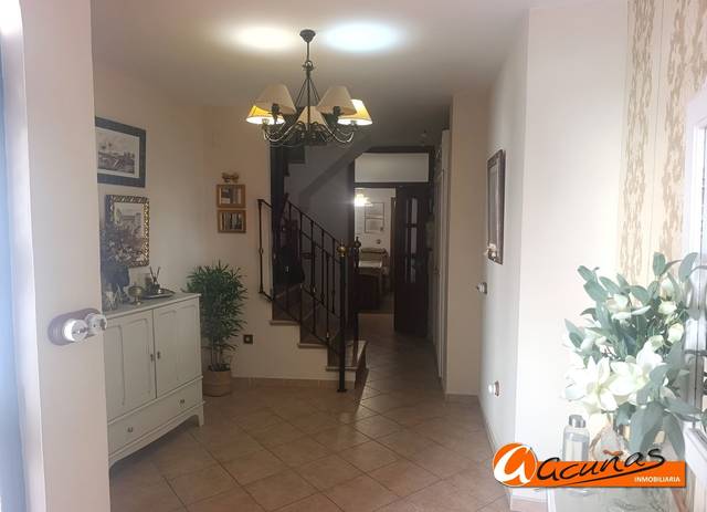 Casa adosada en Venta en Palenciana